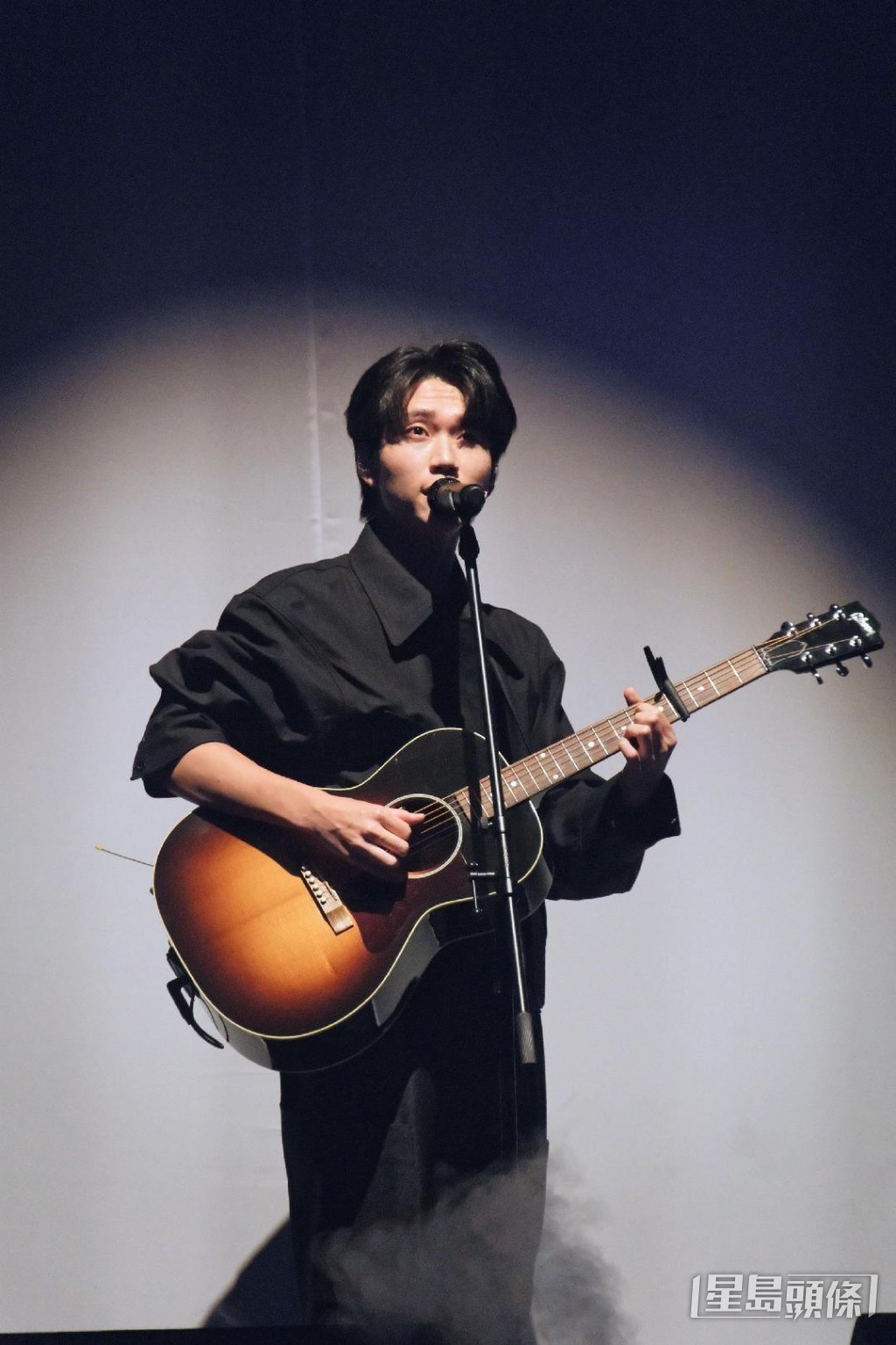 師弟呂允繼續擔任暖場表演嘉賓。