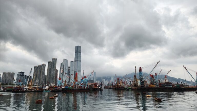 天文台預測今日部分時間有陽光 日間炎熱市區最高約29度