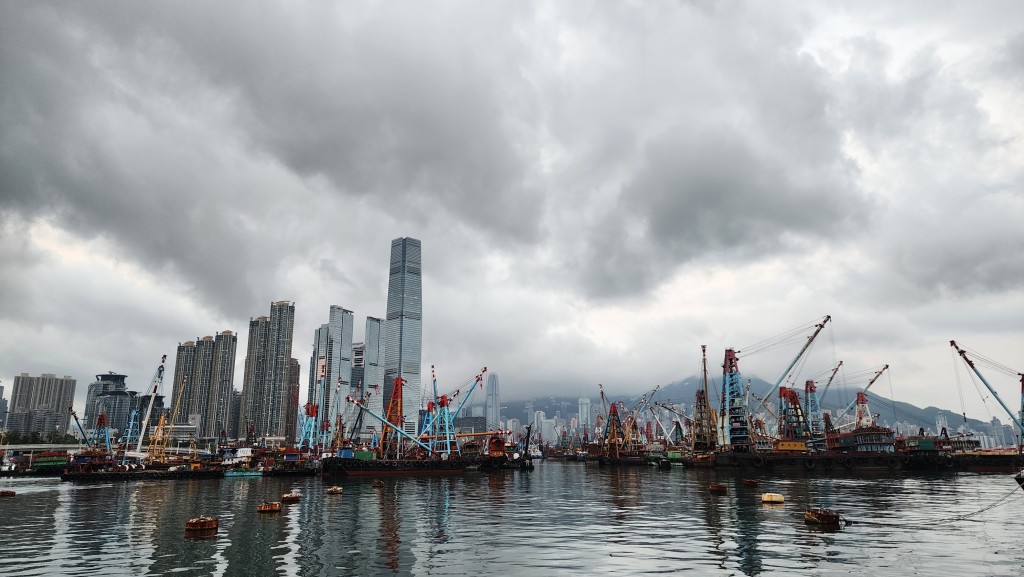 天文台預測今日部分時間有陽光 日間炎熱市區最高約29度