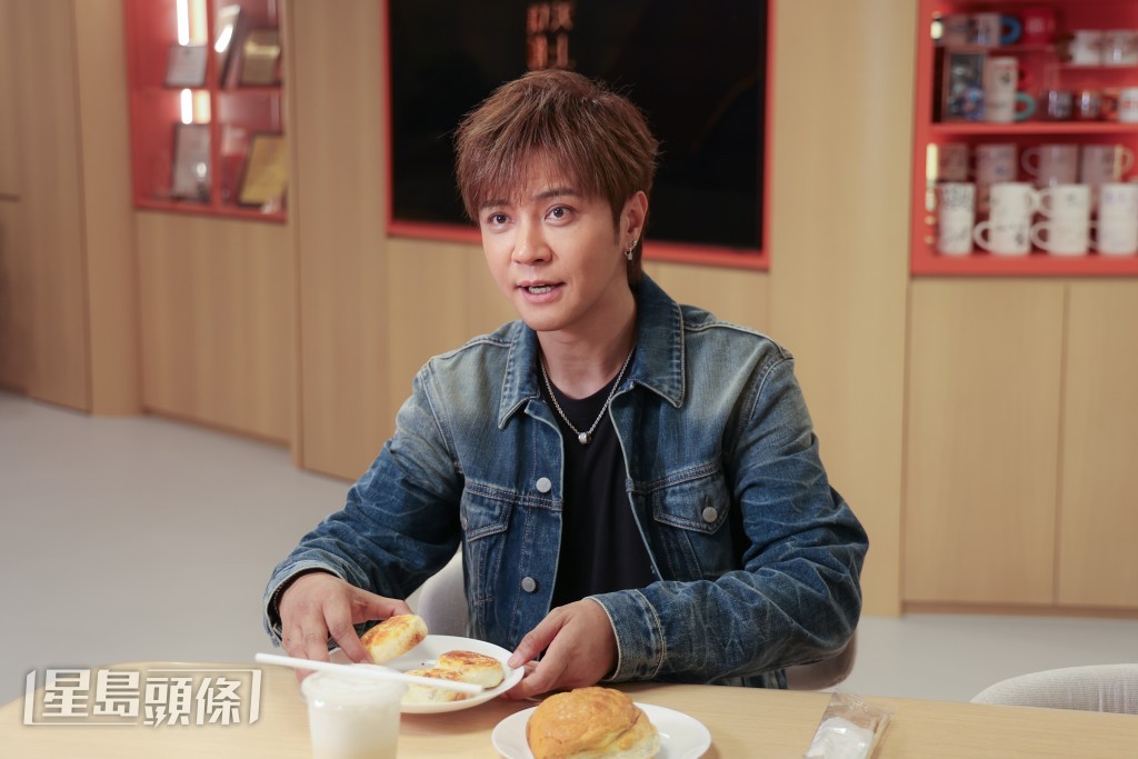 小豬看到港式美食立即眼前一亮,整個人也變得更加健談風趣。