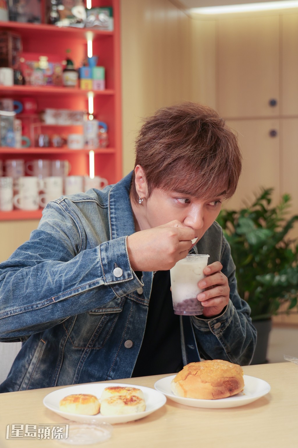 談到港式美食與飲品,當然不能缺少香甜可口的紅豆冰。