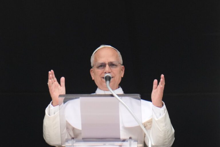 特朗普炮轟教宗利奧十四世