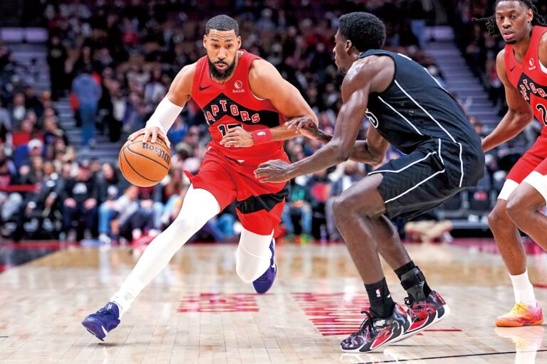 坦普爾（左）助速龍收官戰擊敗籃網，季後賽首戰騎士不好打。路透社