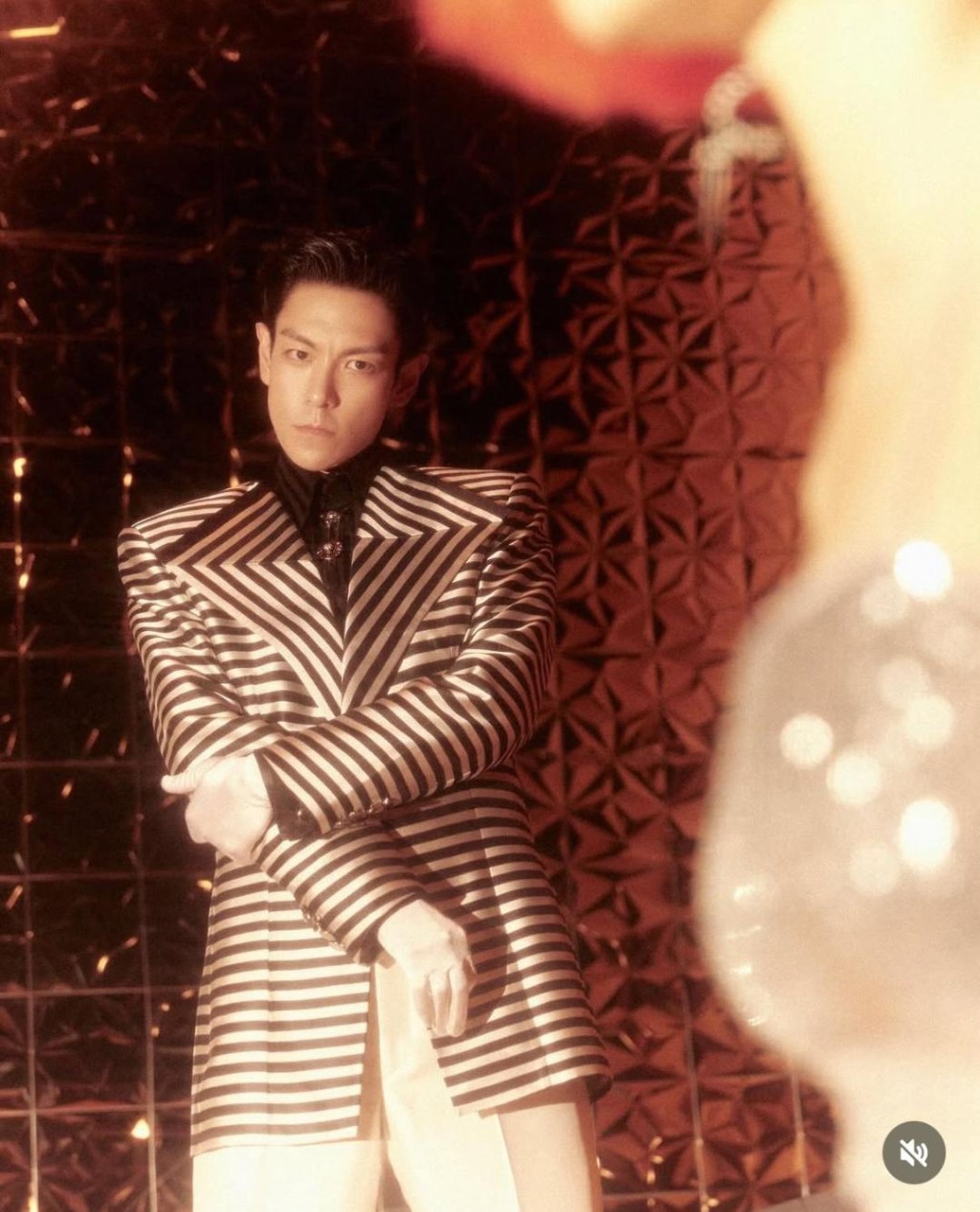 T.O.P近期推出了個人專輯《ANOTHER DIMENSION》。