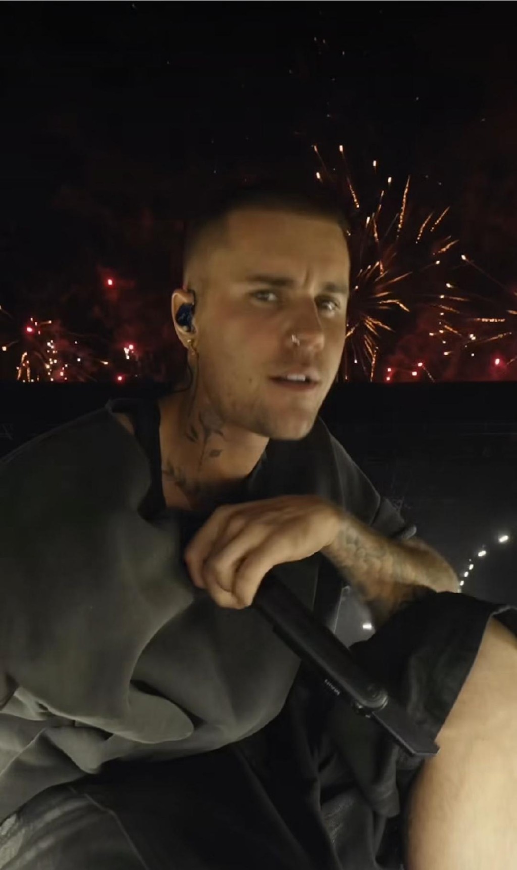 有指Justin Bieber的演出酬勞破紀錄，達1,000萬美元。