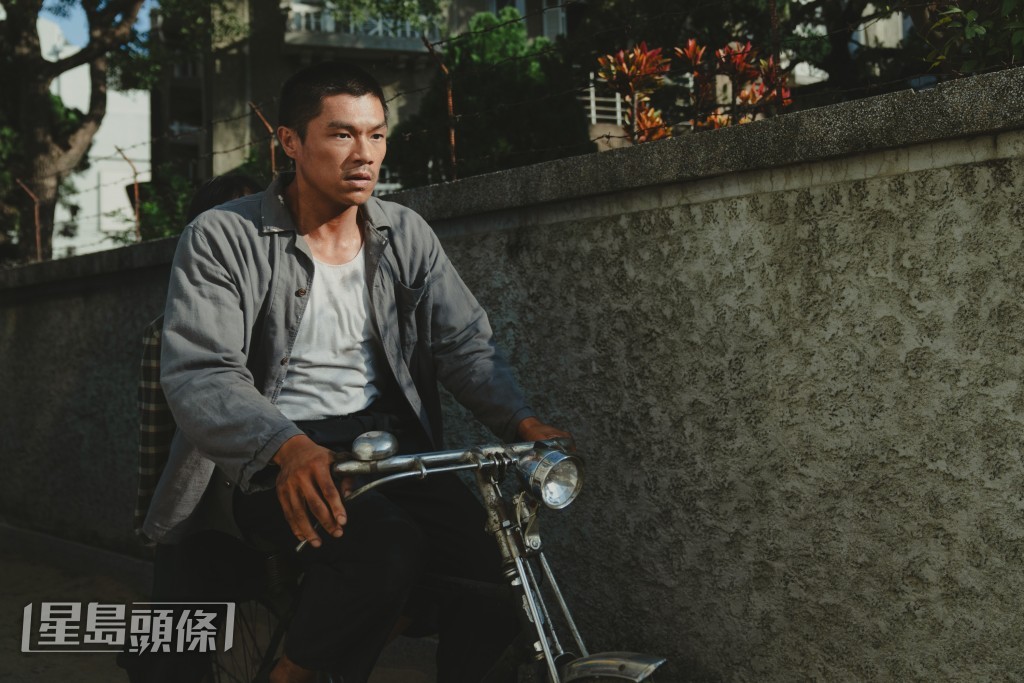 在《大濛》中，柯煒林飾演台灣戒嚴時期的一名三輪車伕，演繹大時代下的小人物。