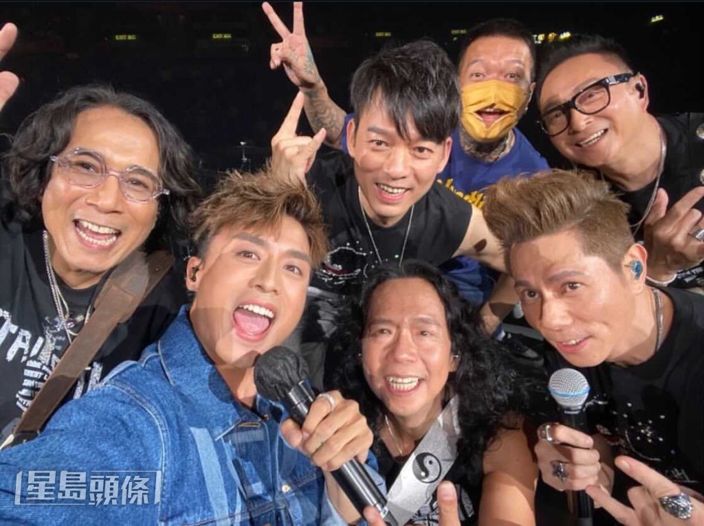 在2021年的35周年演唱會上，太極曾邀請AK擔任表演嘉賓。