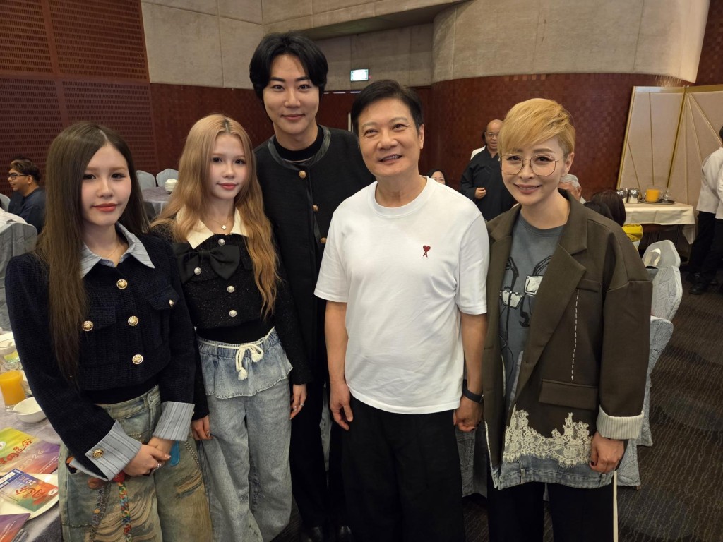 錢嘉樂欣賞JJBABY，形容她們後生可畏，潛能無限。