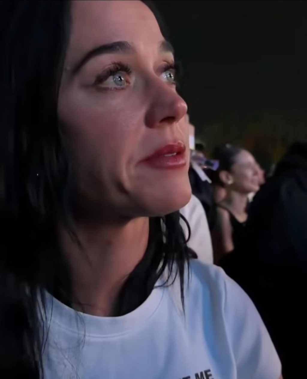 Katy Perry上周六被拍到於Coachella音樂節欣賞Justin Bieber的演出。