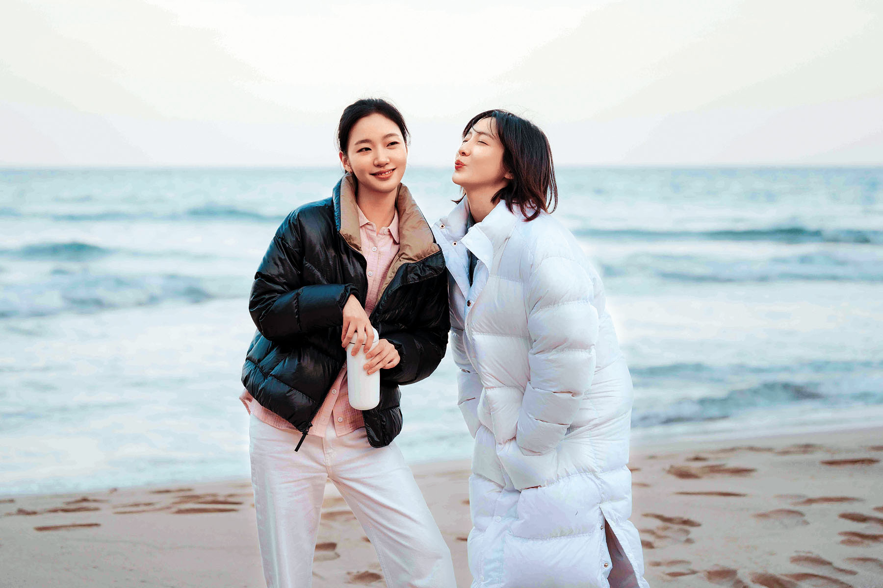 ■《妳和其餘的一切》金高恩和朴智賢齊入圍爭視后。