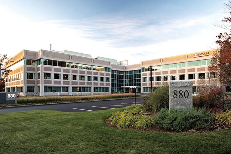 兩年前，萊拉公司總部遷入沃森市冬季街828號的辦公樓。