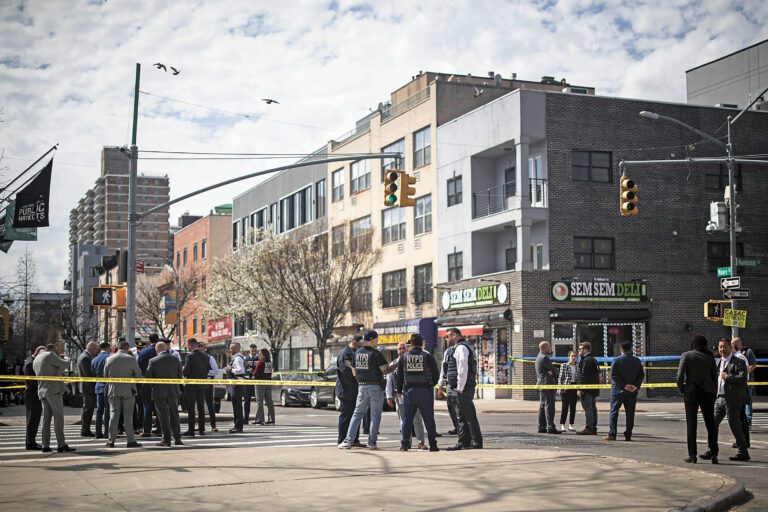 槍擊案發生於4月1日，流彈不幸擊中女嬰並傷及她兩歲的哥哥。Dave Sanders/紐約時報