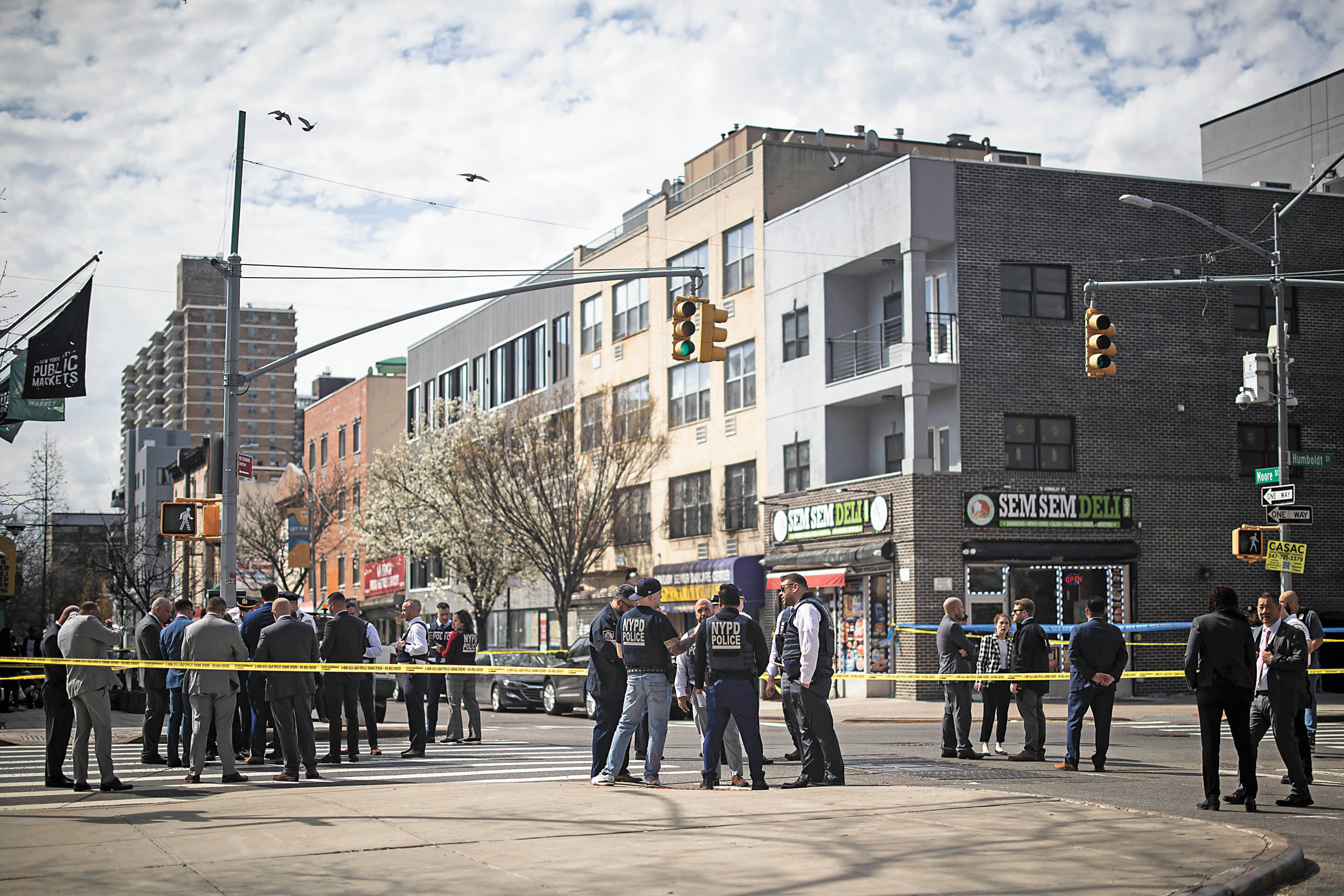 槍擊案發生於4月1日，流彈不幸擊中女嬰並傷及她兩歲的哥哥。Dave Sanders/紐約時報