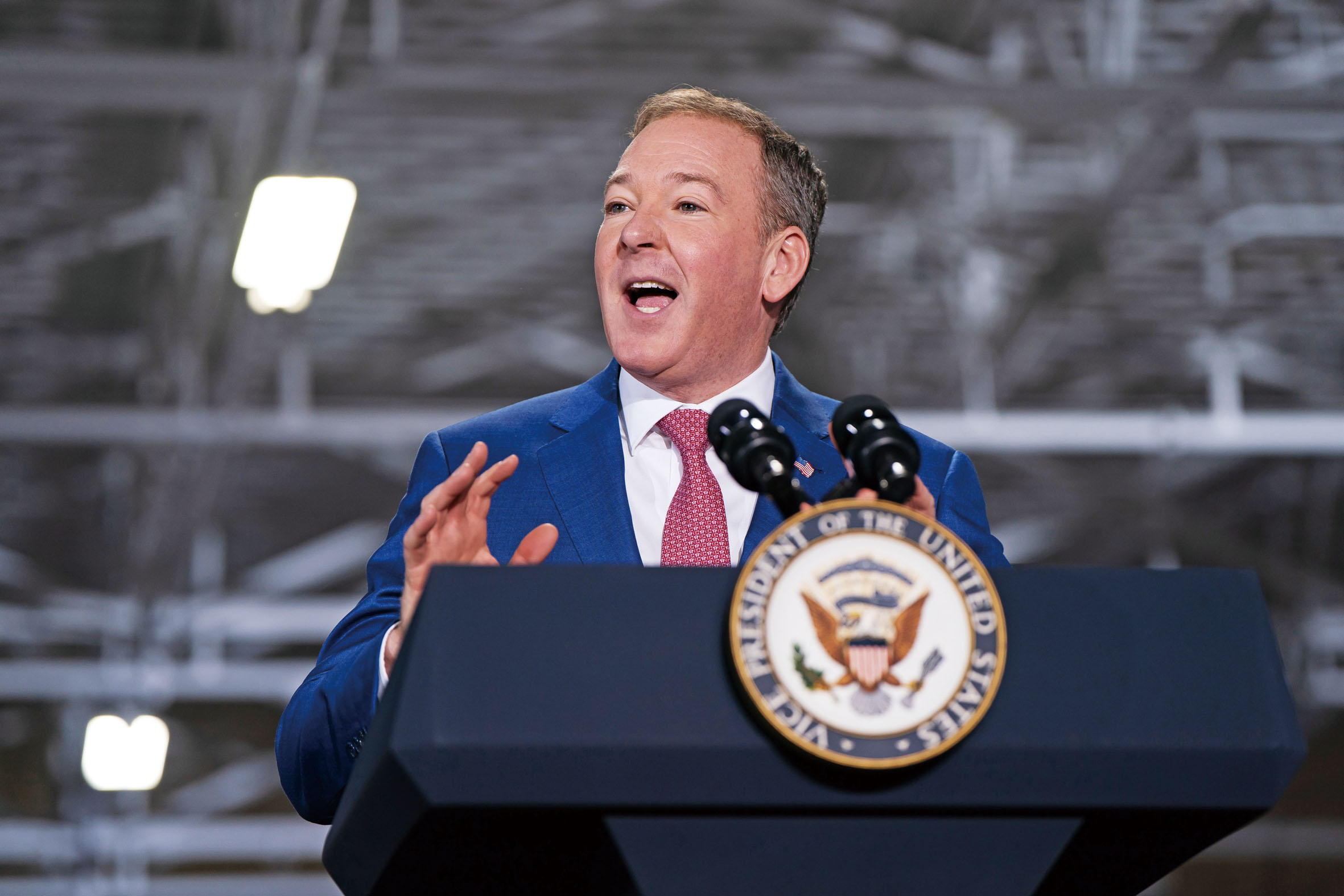 李修頓將出席在布碌崙弗洛伊德班尼特機場舉行的動工儀式。 Elizabeth Frantz/紐約時報