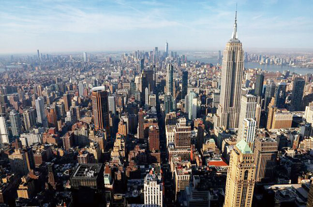 紐約正面臨迫在眉睫的「醫療懸崖」。同時，聯邦對糧食券及醫療補助的削減，也可能使成千上萬家庭失去基本生活保障。 路透社