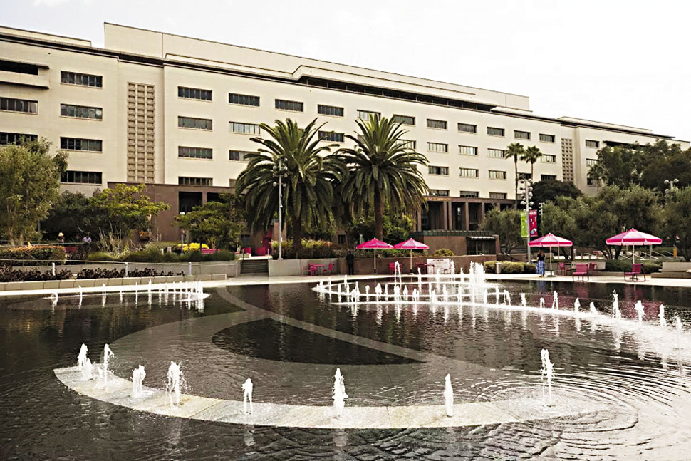 官員警告，洛杉磯縣政府未來可能面臨更嚴峻的財政挑戰。洛杉磯時報