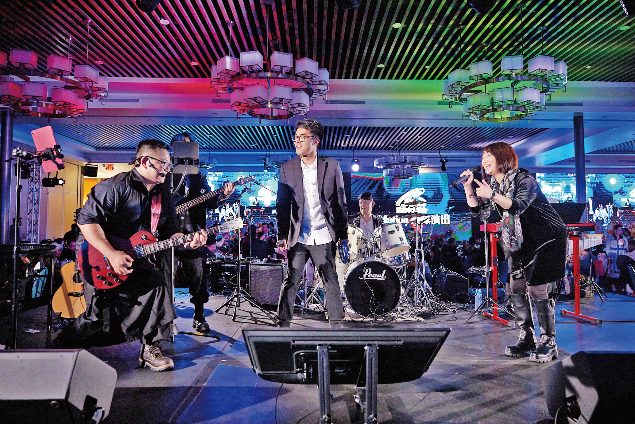 香港中年好聲音4三藩市區海選優勝者組成的4Mation樂隊現場演出。