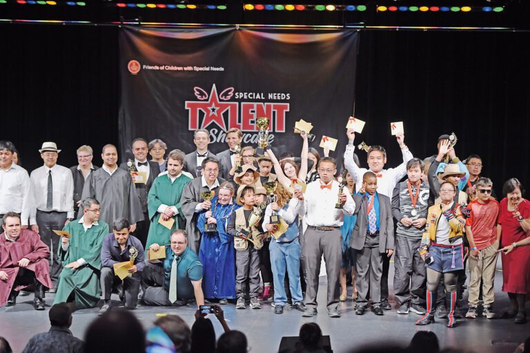 「特殊兒童之友」（FCSN）舉辦的第十二屆「特殊達人秀」獲獎者大合照。FCSN提供