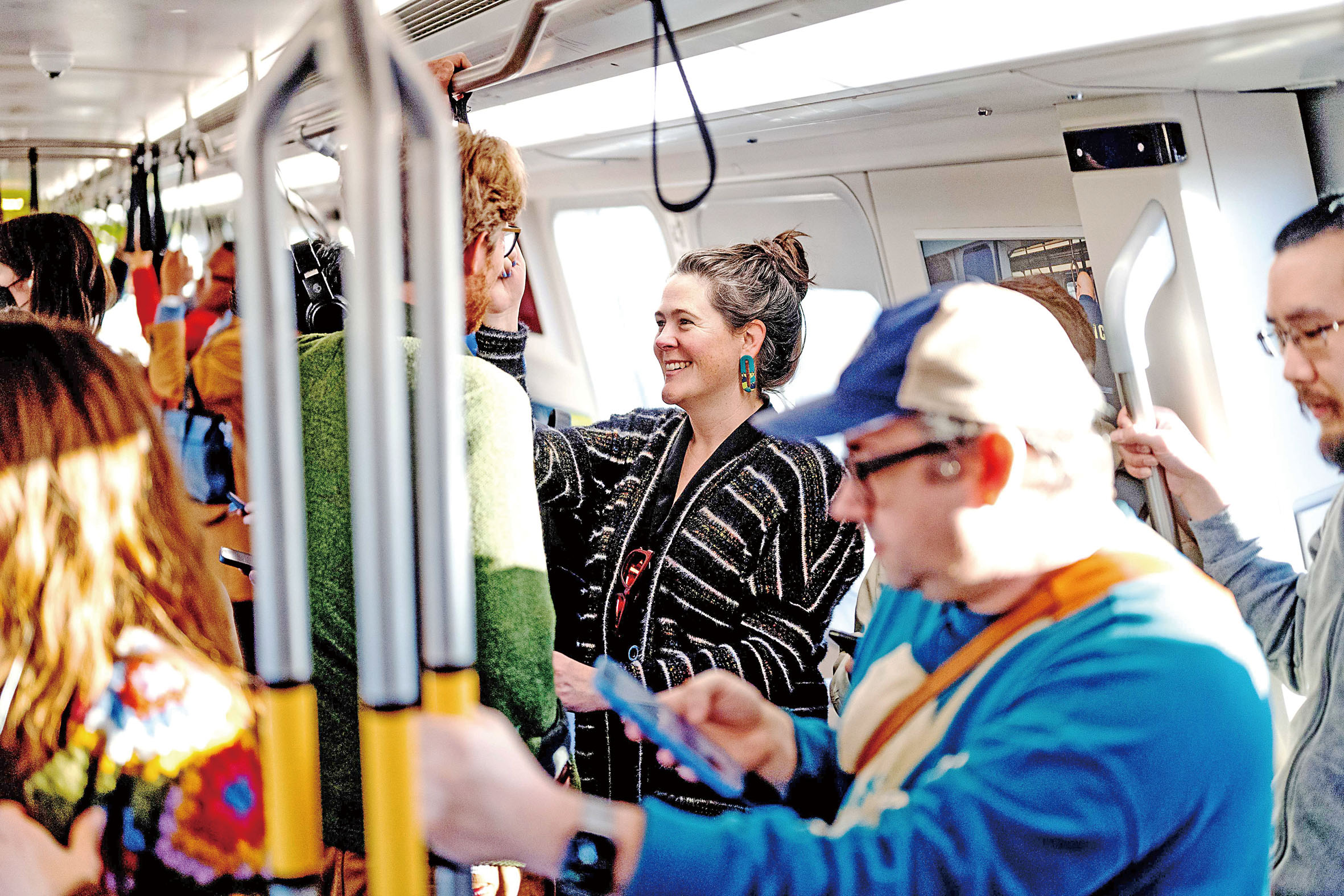 捷運三月乘客量創下新冠疫情後新高。灣區捷運