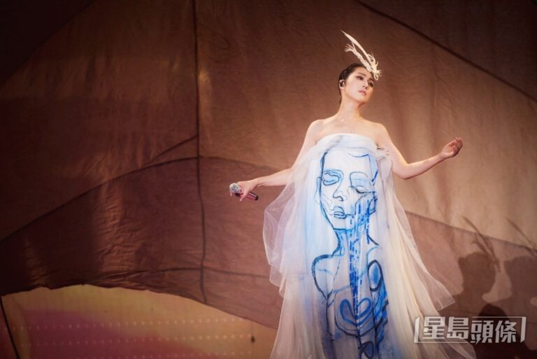 楊千嬅成都演唱會創紀錄：全粵語歌單征服七萬觀眾
