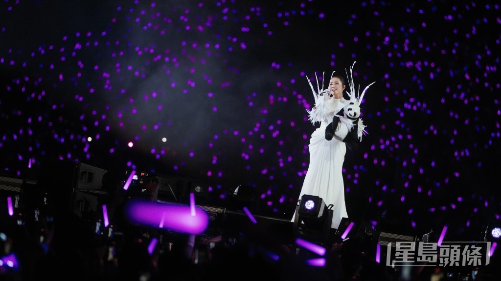 在戶外場館演出，對體力和精神都是挑戰。