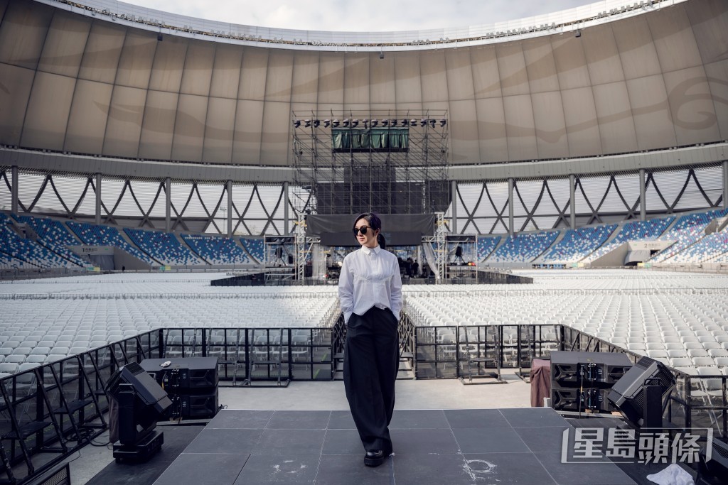 體育場的場地面積非常龐大。