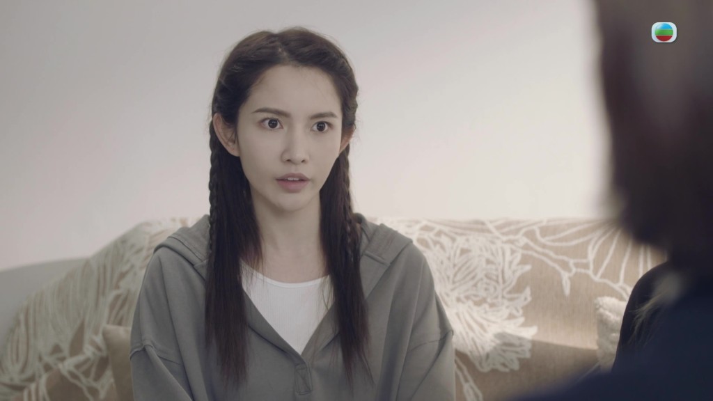 清新與邪惡形象形成強烈對比。