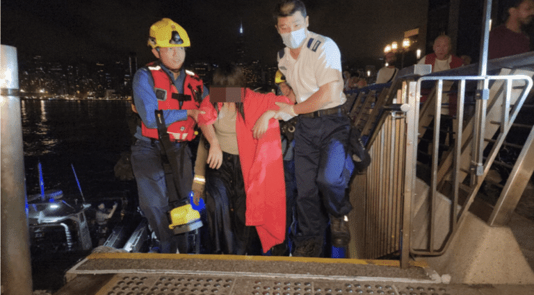 尖東海面凌晨現少女漂浮 消防水警合力救起送院