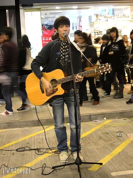 是次活動,胡美儀將首度與「香港街頭Busking先驅」羅金榮合作進行街頭唱談。