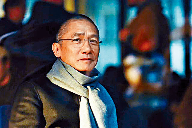 偉仔在《寂靜的朋友》中有全裸演出。