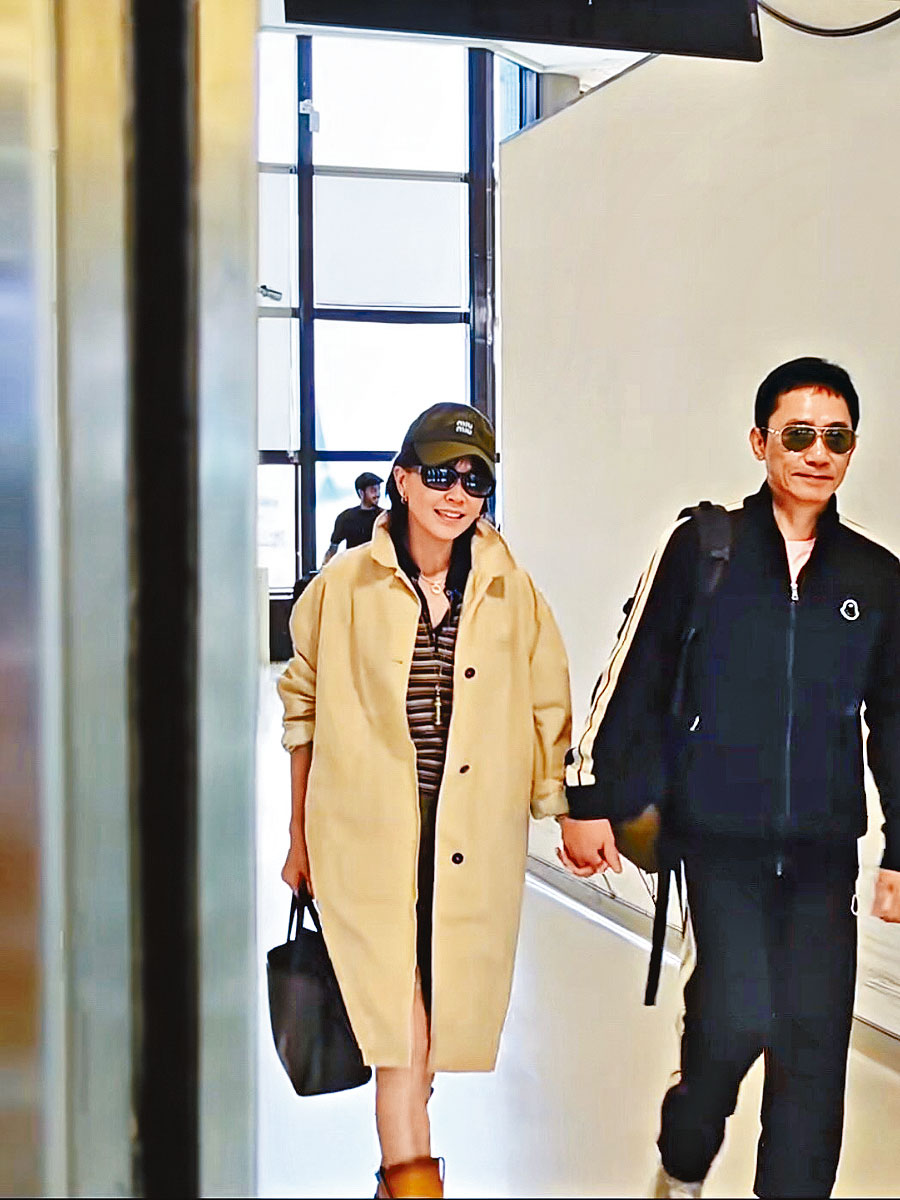 嘉玲晒出與老公的照片，透露今年密密飛。