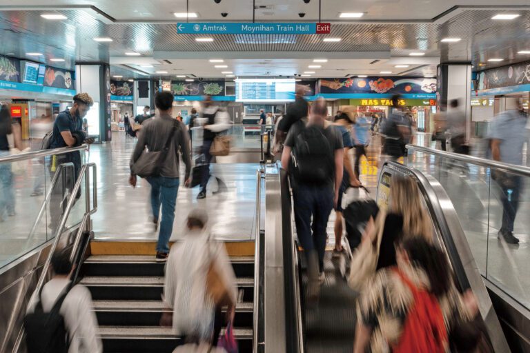 部分世界盃賽事與通勤繁忙時間重疊，屆時交通秩序將面臨嚴峻挑戰。Todd Heisler/紐約時報