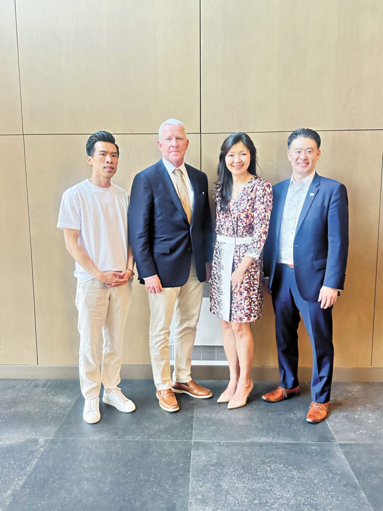 北亨普斯特德鎮長候選人和劉巧怡等人。