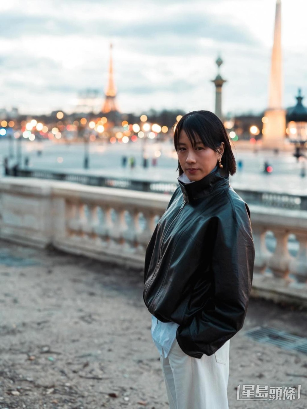 林嘉欣分享在巴黎的留影。