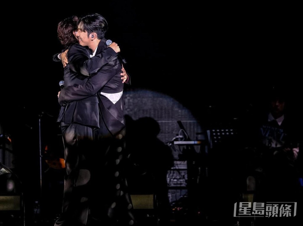 兩人曾一起走過高山與低谷。