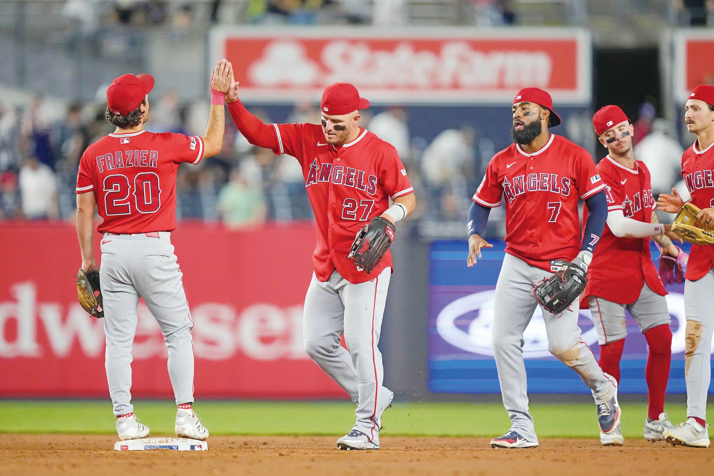 天使在楚奧特領軍下單場敲出5發全壘打，最終以6分之差贏球。美聯社