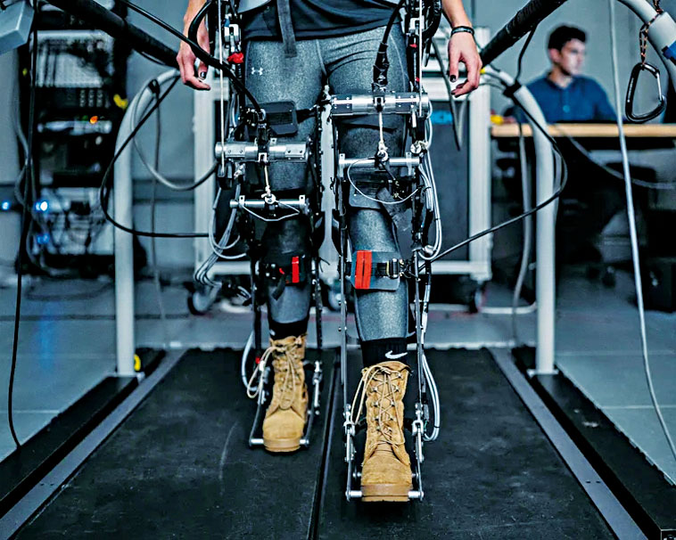 史大SRC生物機電一體化實驗室致力於研發穿戴式機器人設備，以提高行走和跑步的效率、速度和平衡性。SRC網站