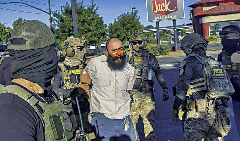 卡斯蒂略去年遭聯邦人員拘捕。家人提供