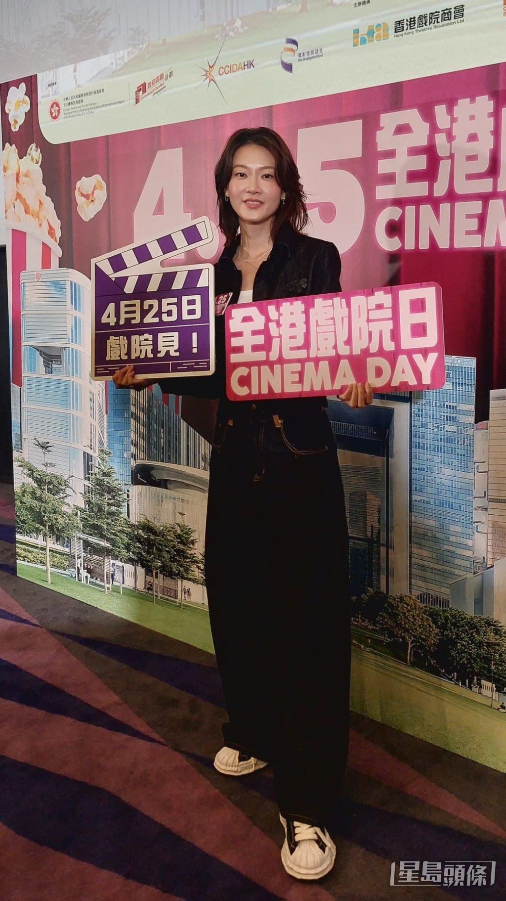 廖子妤從小就是個不折不扣的戲迷。