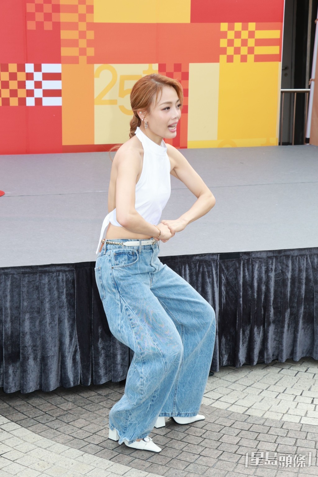 容祖兒夏日清爽打扮。