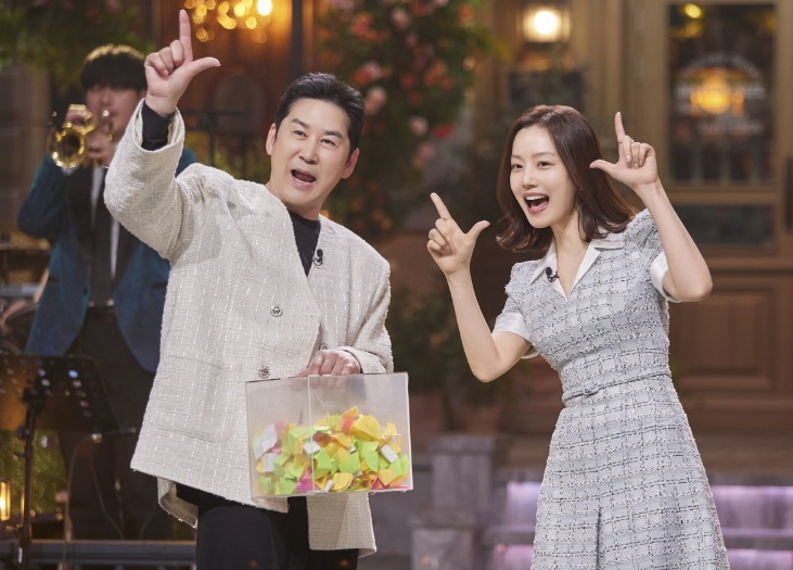 去年5月在《SNL Korea》節目上被問及是否有男友時，文彩元坦言即使有也不能說出來。