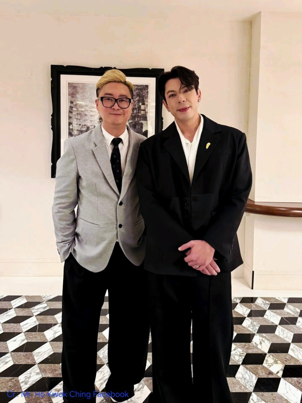 German與香港著名時裝設計師何國鉦（Dorian Ho）合影。