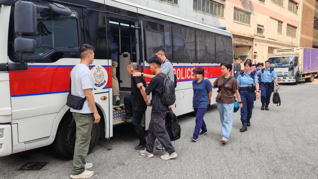 新界南跨部門聯合行動 無人機高空巡邏 拘捕19人