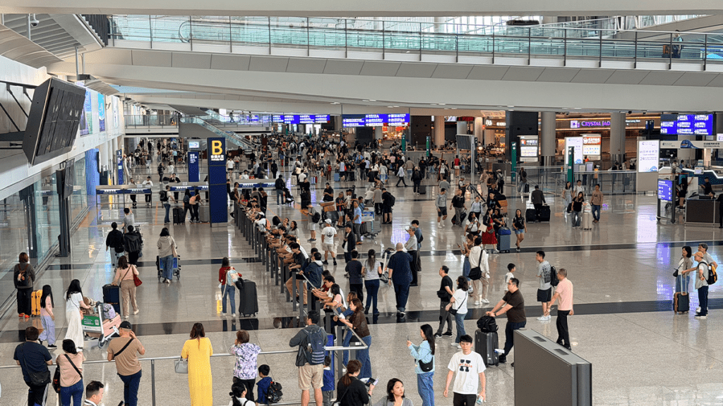 23歲俄籍男子涉機場行李帶盜竊被捕 警方起回贓物並揭另一宗同類案件