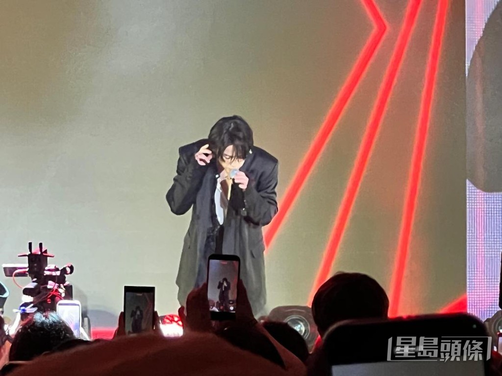 龜梨和也以廣東話向觀眾打招呼。