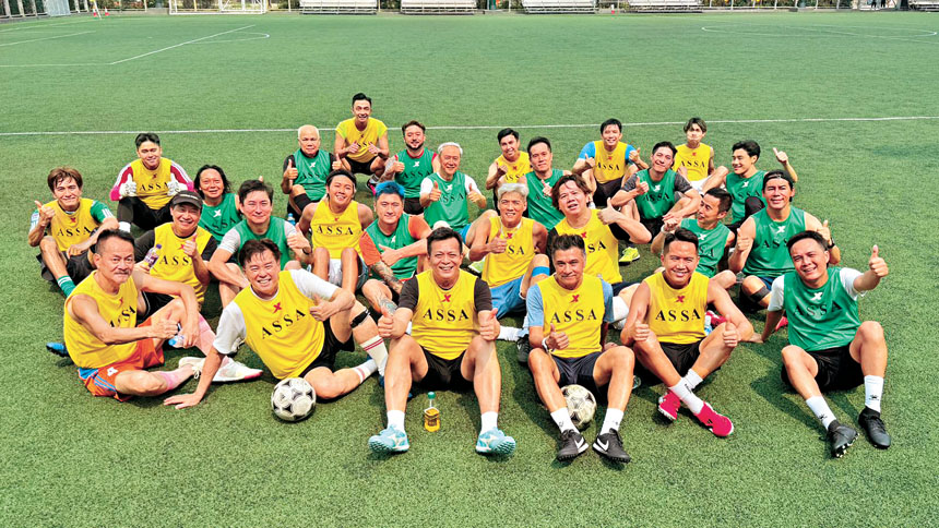 明星足球隊昨日練波時得知張德蘭意外受傷，一齊祝福她早日康復。