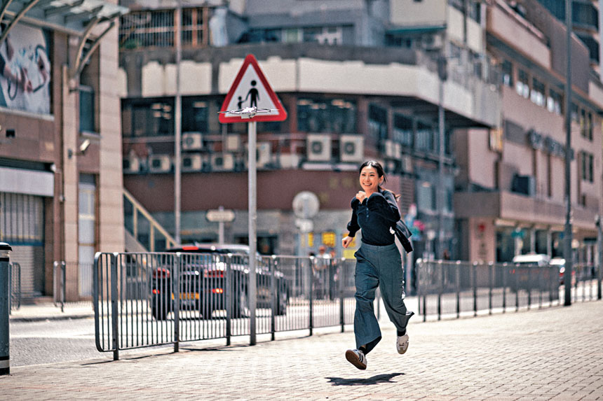 「葵芳」蔡蕙琪演出MV的其中一個故事。