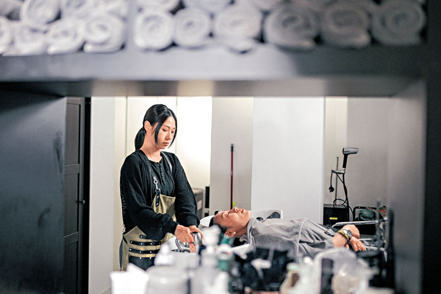 安仔指《夜王》還未正式上映時，蔡蕙琪已被導演選中拍MV。