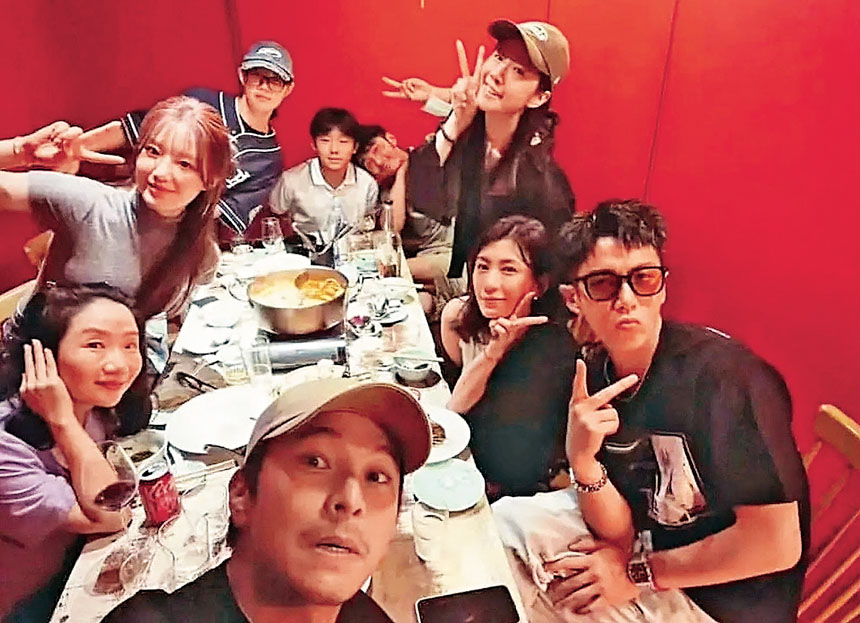 舒華2年前突然現身柯震東生日派對，惹人注目。