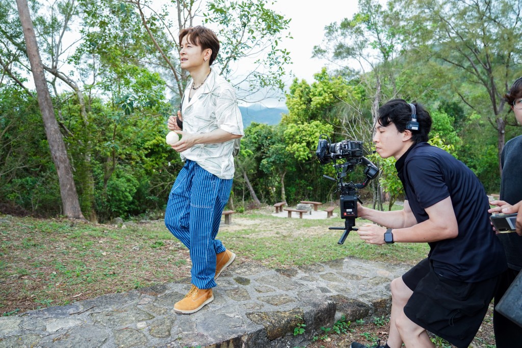 安仔也曾表達希望在郊外舉行音樂會的念頭。